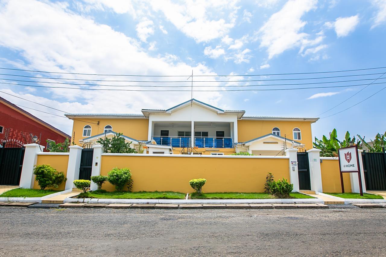 @Home Boutique B&B Hostel And Suite Akkra Exterior foto