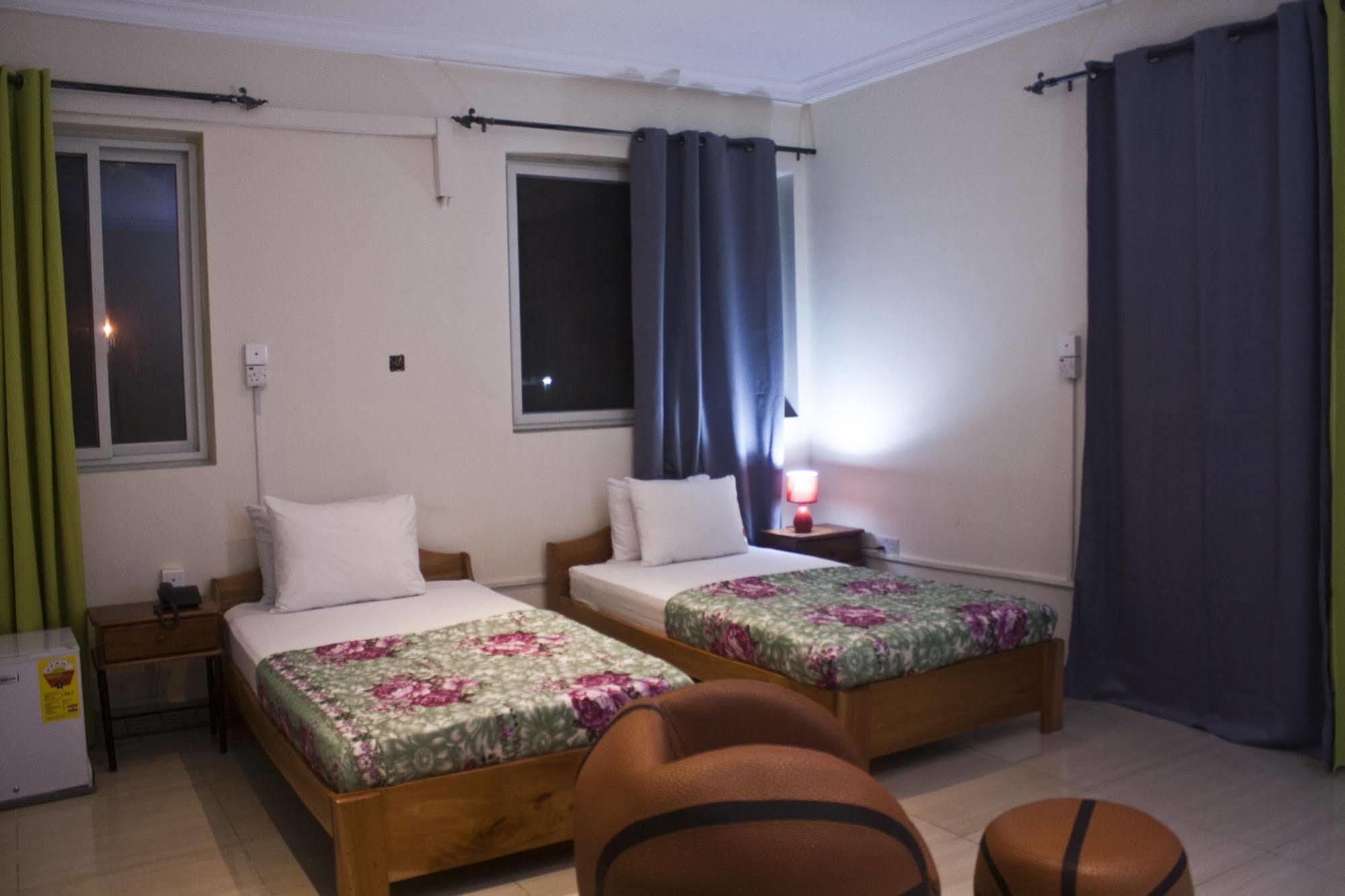 @Home Boutique B&B Hostel And Suite Akkra Exterior foto