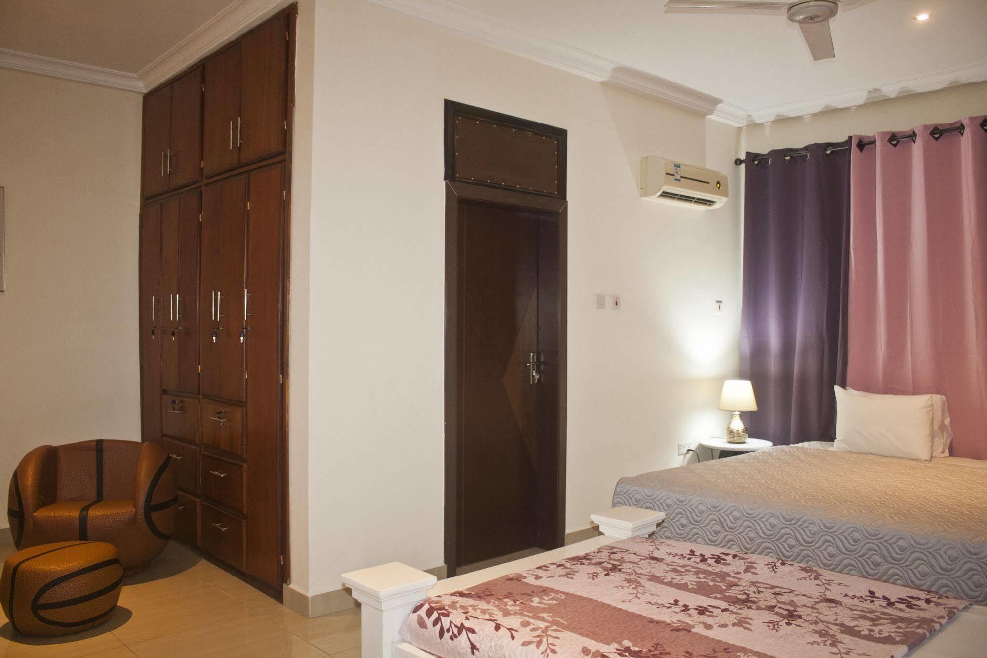 @Home Boutique B&B Hostel And Suite Akkra Exterior foto