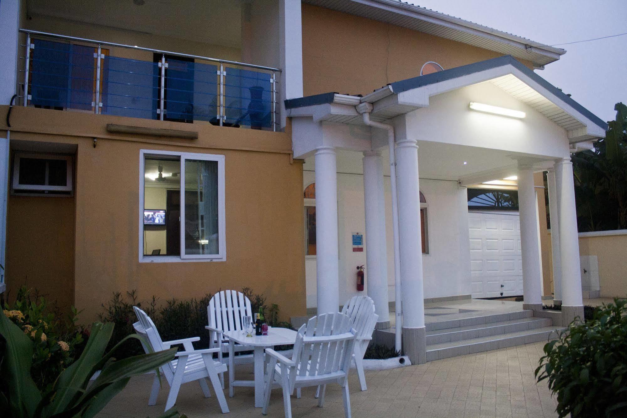 @Home Boutique B&B Hostel And Suite Akkra Exterior foto